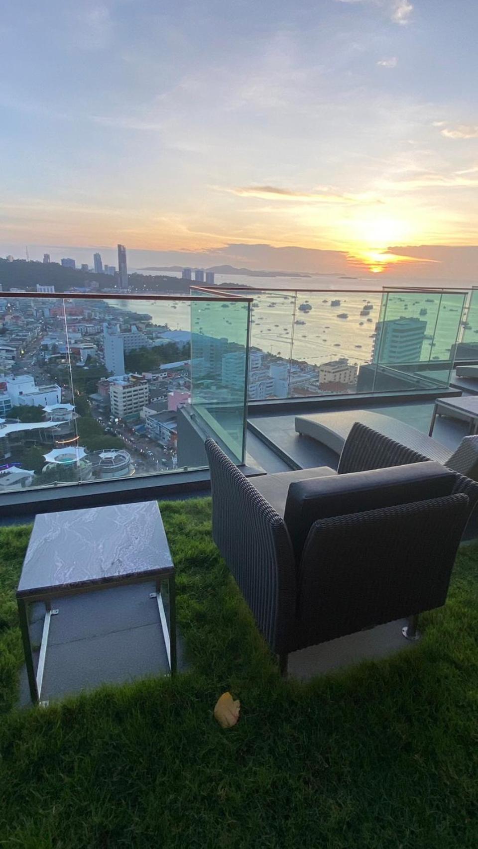 The Edge Central Pattaya Seaview With Infinity Pool & Free Netflix Екстериор снимка